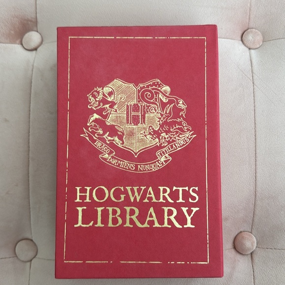 Hogwarts Library Boxed Set - Picture 5 of 16